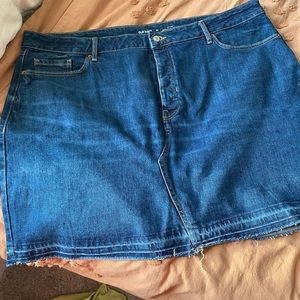 Old navy jean skirt. High rise secret smooth pockets